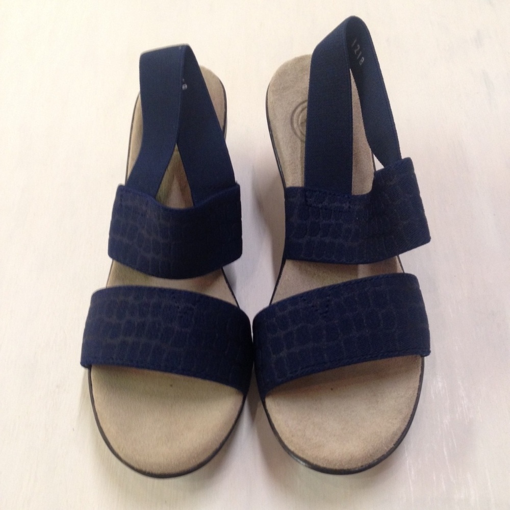 Charleston Shoe Co. Palmetto Navy Croc Sandal